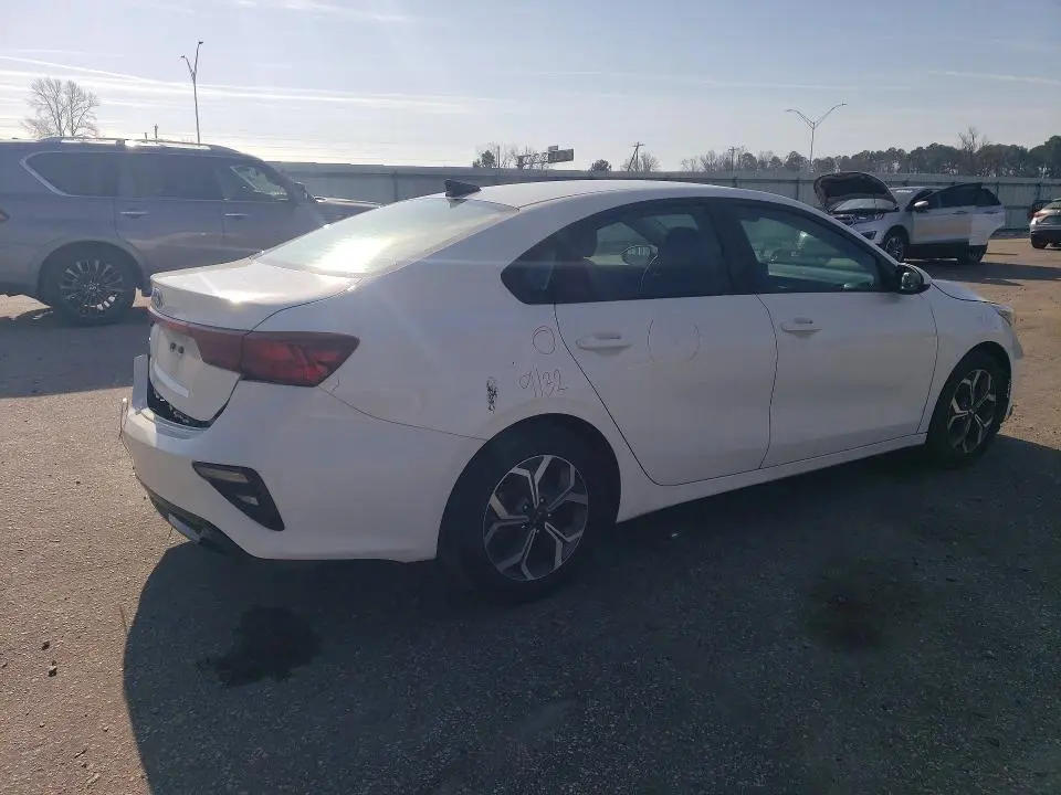 2021 KIA FORTE LXS  