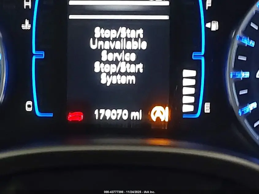 2021 CHRYSLER VOYAGER LXI