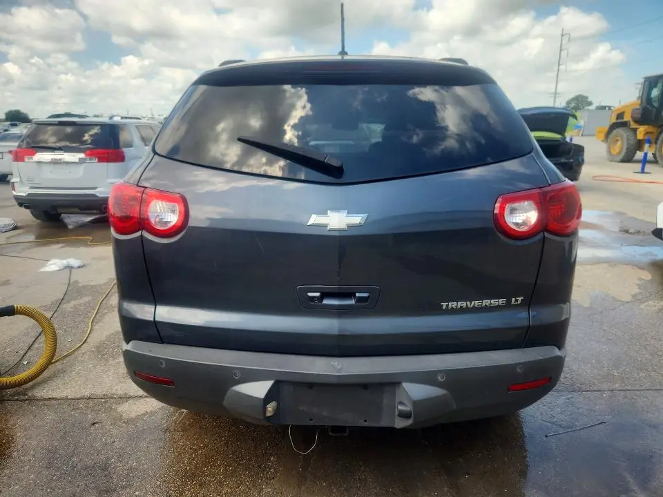2011 CHEVROLET TRAVERSE LT  