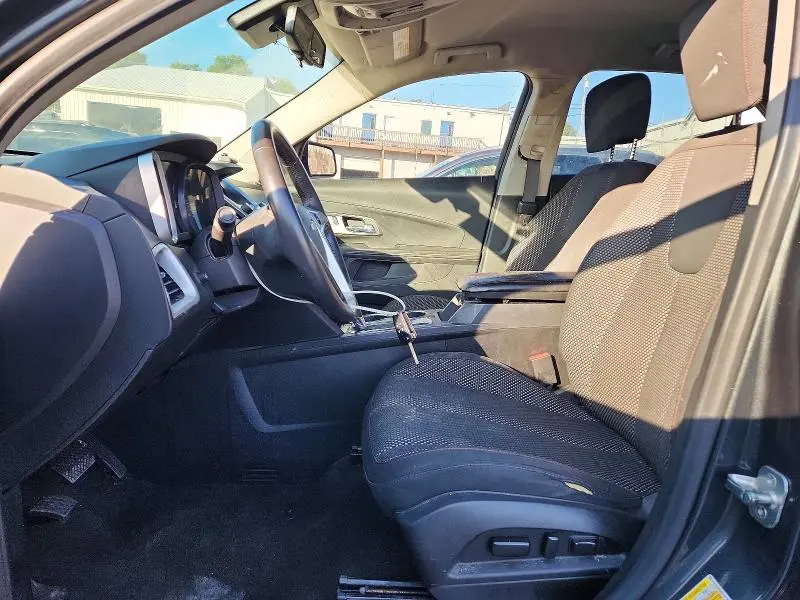 2017 CHEVROLET EQUINOX LT  