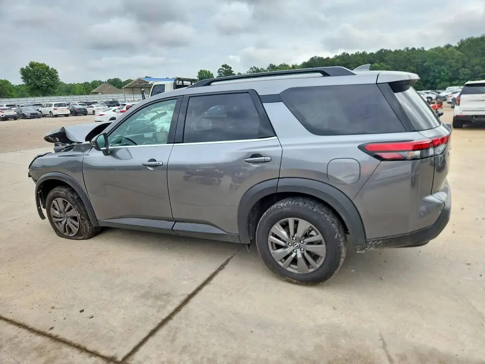 2025 NISSAN PATHFINDER SV  