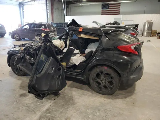 2021 TOYOTA C-HR XLE  