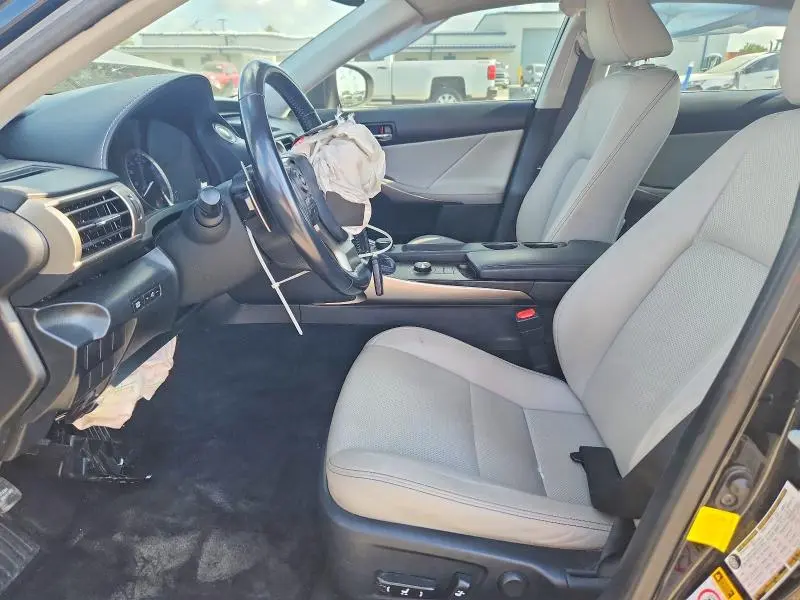 2016 LEXUS IS 200T  