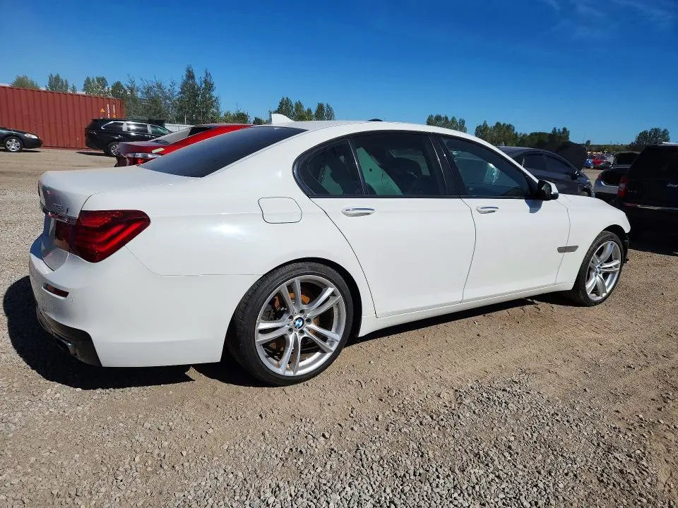 2014 BMW 750 XI  