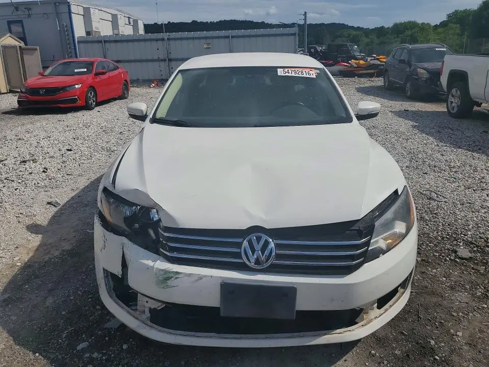 2013 VOLKSWAGEN PASSAT SE  