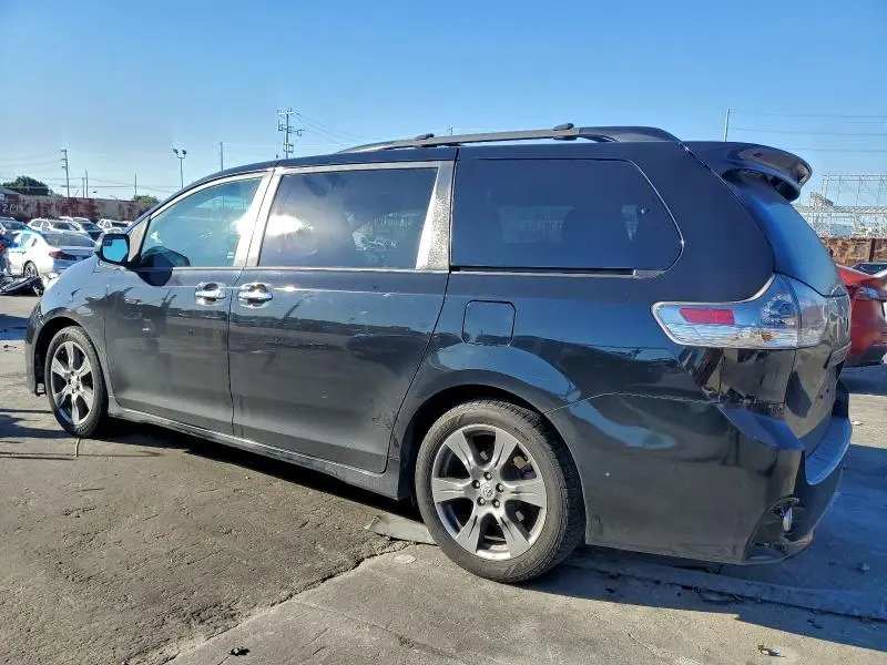 2017 TOYOTA SIENNA   