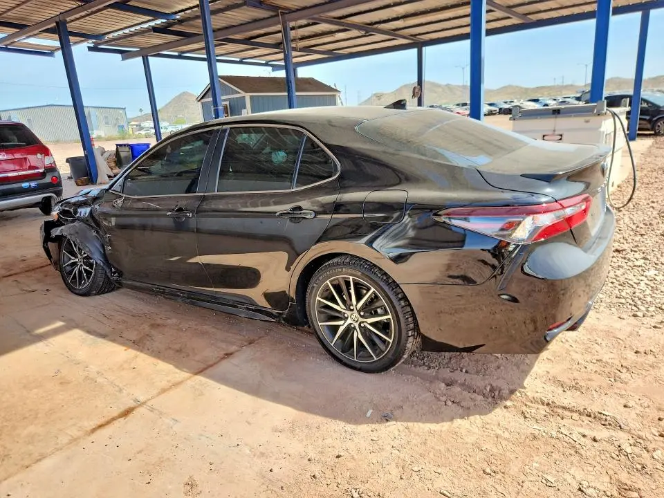 2021 TOYOTA CAMRY SE  