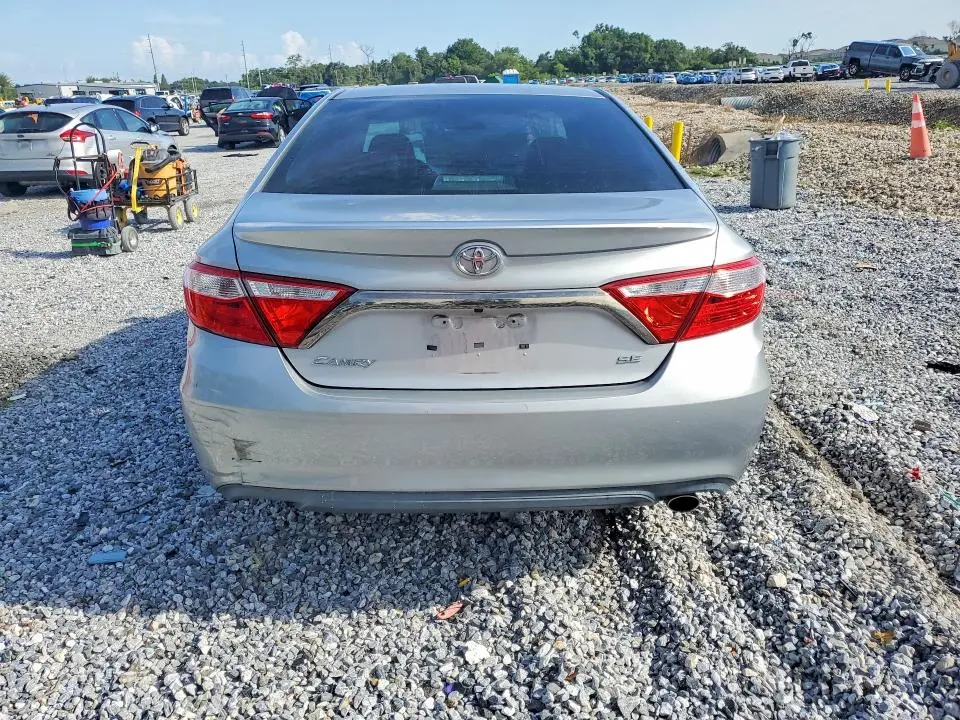 2017 TOYOTA CAMRY SE  