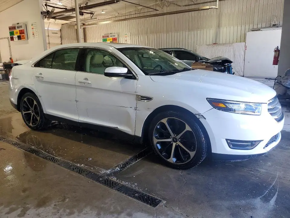2015 FORD TAURUS SEL  
