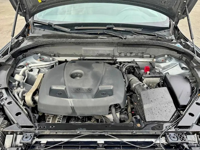 2021 VOLVO XC60 T5 MOMENTUM  