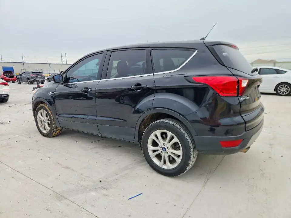 2019 FORD ESCAPE SE  