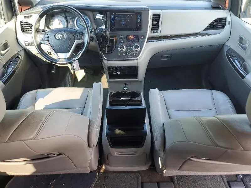 2017 TOYOTA SIENNA XLE 8-PASSENGER  