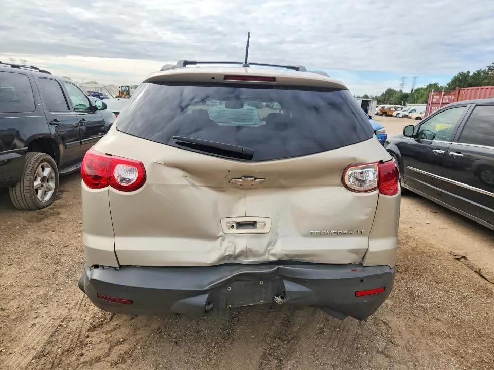 2011 CHEVROLET TRAVERSE LT  