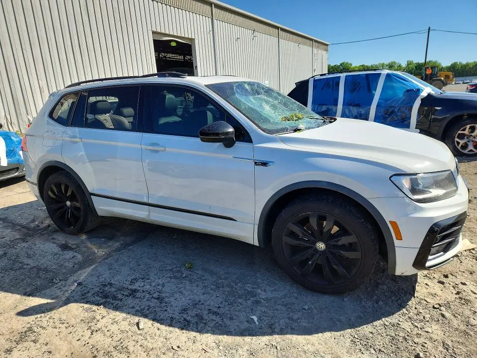 2020 VOLKSWAGEN TIGUAN SE  