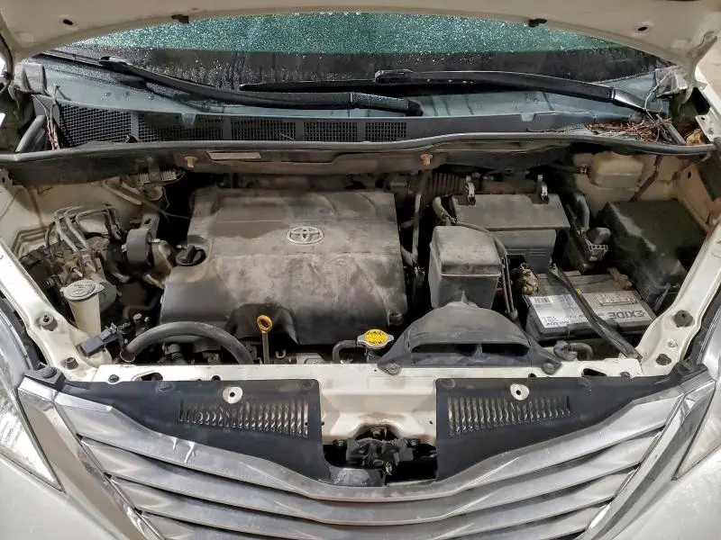 2011 TOYOTA SIENNA XLE  