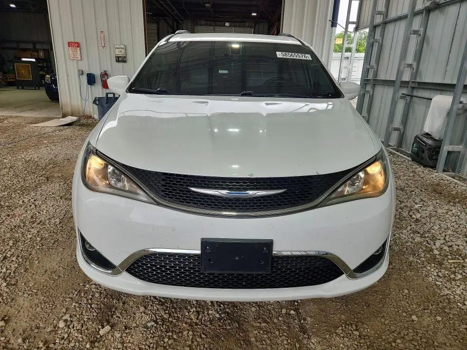 2017 CHRYSLER PACIFICA TOURING L  