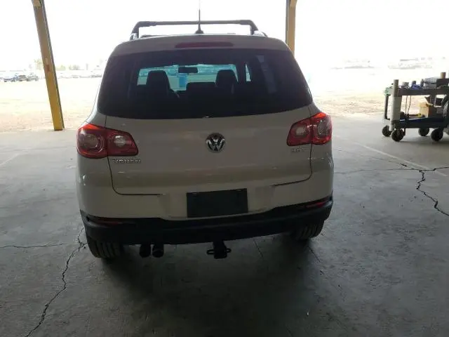 2010 VOLKSWAGEN TIGUAN S  