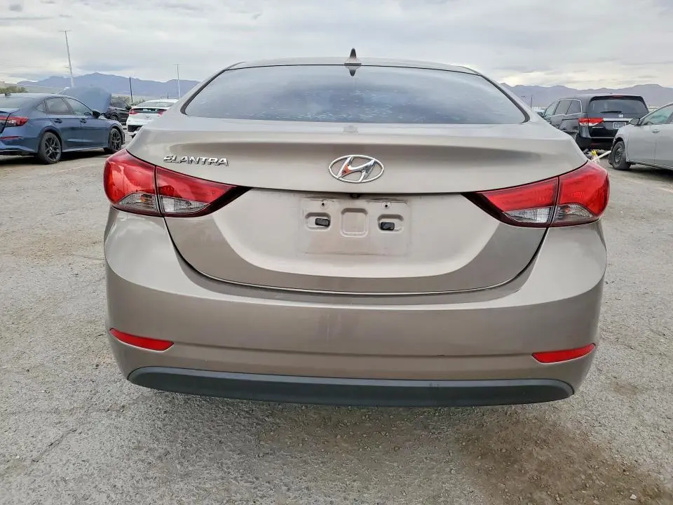 2015 HYUNDAI ELANTRA SE  