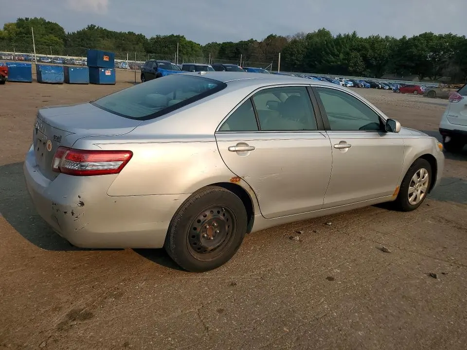 2011 TOYOTA CAMRY LE  