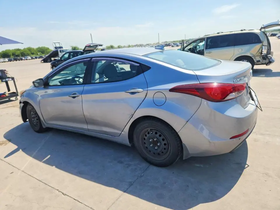 2016 HYUNDAI ELANTRA SE  