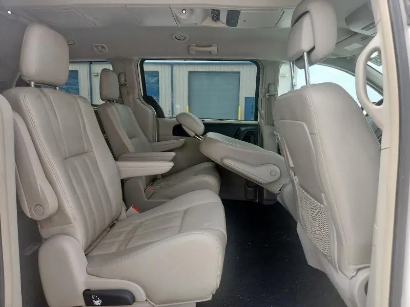 2013 CHRYSLER TOWN & COUNTRY TOURING  