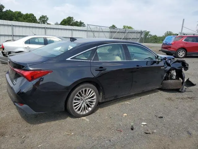 2019 TOYOTA AVALON XLE  