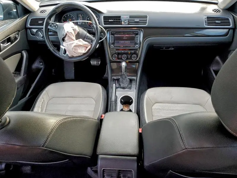 2015 VOLKSWAGEN PASSAT SE  