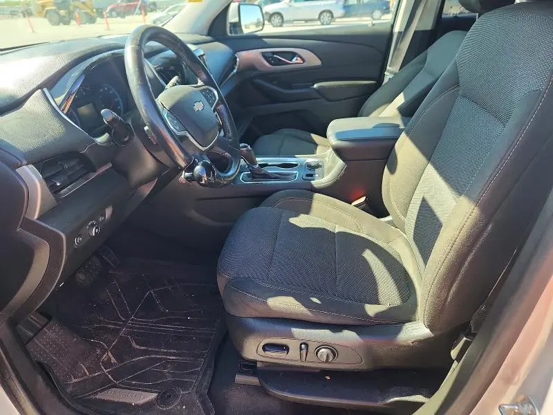 2020 CHEVROLET TRAVERSE LT  