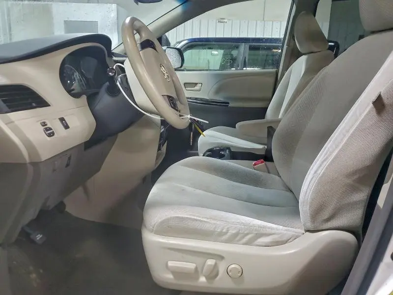 2011 TOYOTA SIENNA LE  