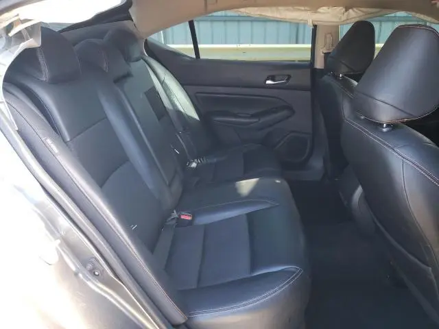 2022 NISSAN ALTIMA SR  