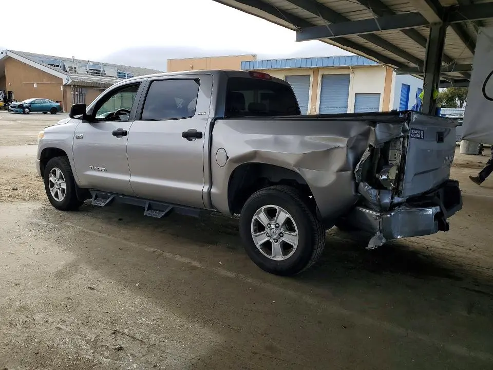 2014 TOYOTA TUNDRA CREWMAX SR5  