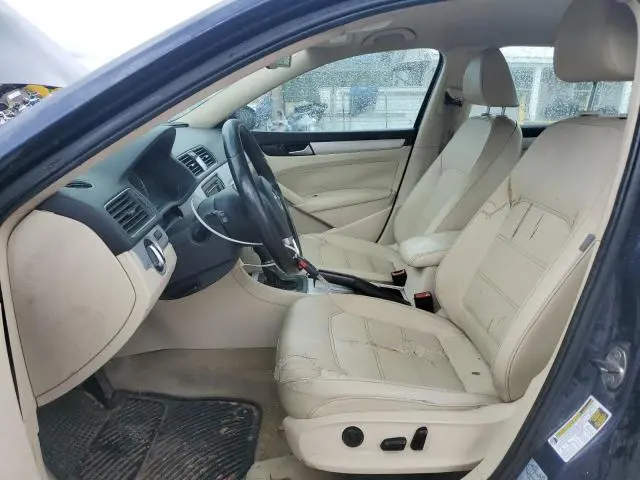 2012 VOLKSWAGEN PASSAT SE