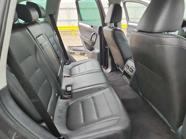 2013 VOLKSWAGEN TOUAREG V6  