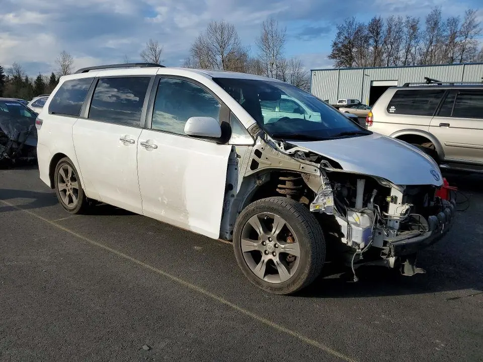 2015 TOYOTA SIENNA SPORT  
