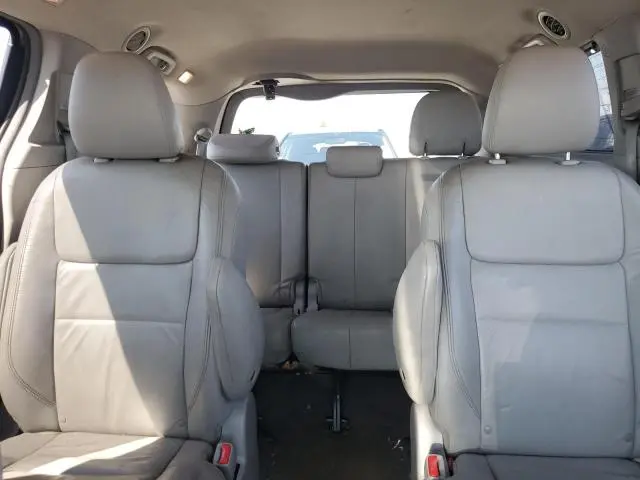 2017 TOYOTA SIENNA XLE  