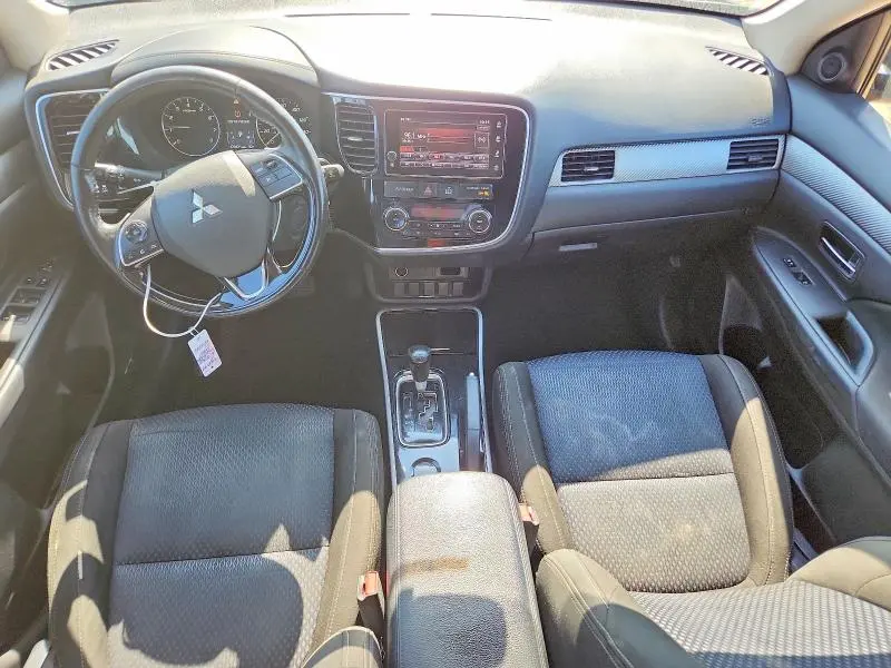 2017 MITSUBISHI OUTLANDER SE  