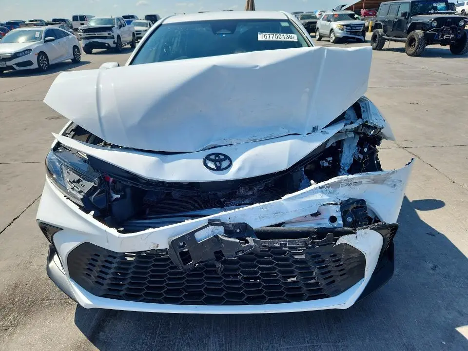 2025 TOYOTA CAMRY SE  