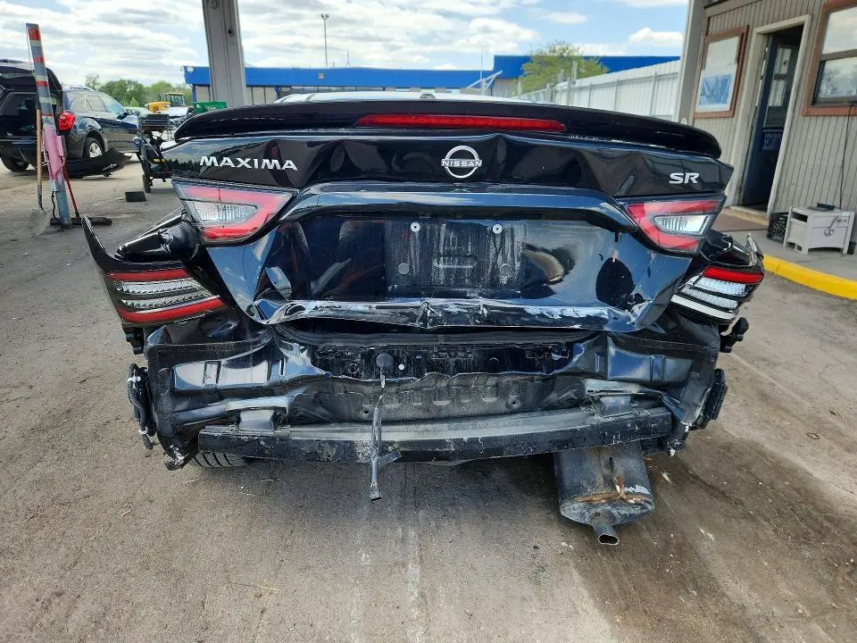 2023 NISSAN MAXIMA SR  