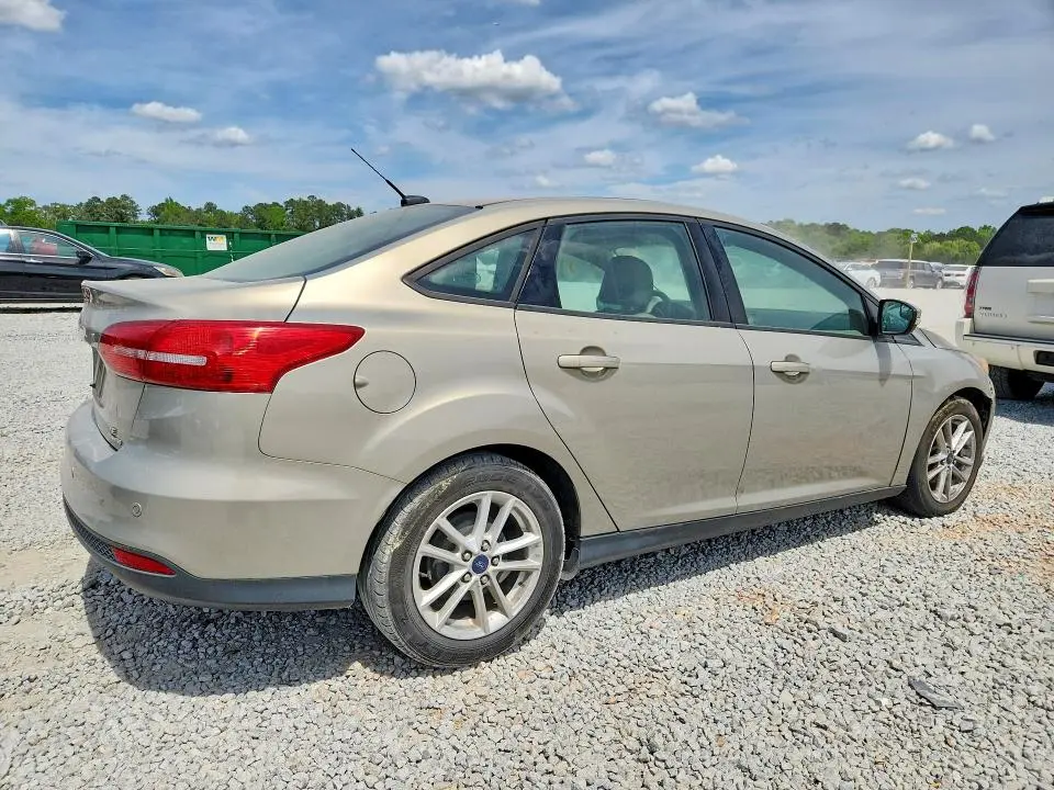 2016 FORD FOCUS SE  