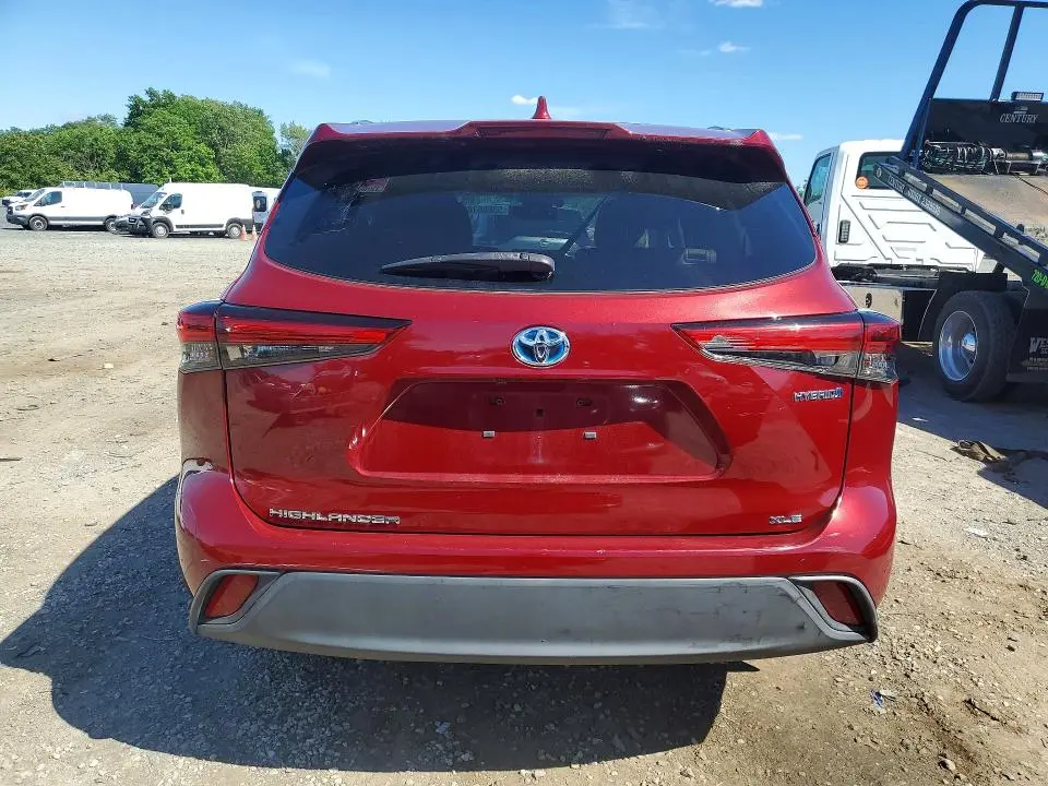 2021 TOYOTA HIGHLANDER HYBRID XLE  