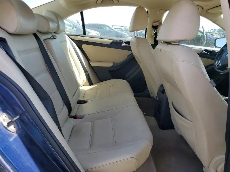 2012 VOLKSWAGEN JETTA SE  