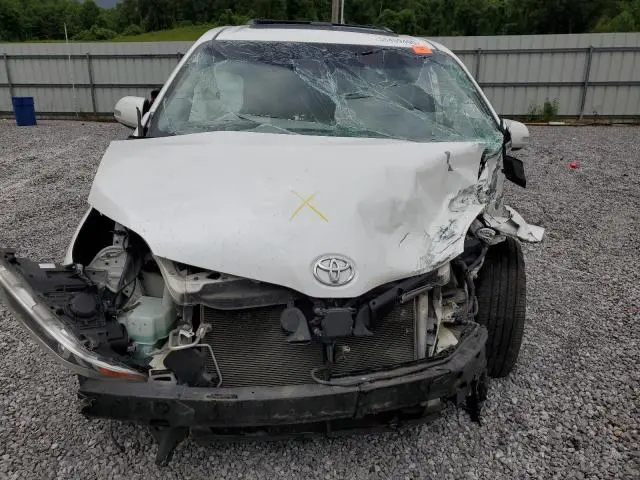 2015 TOYOTA SIENNA XLE  