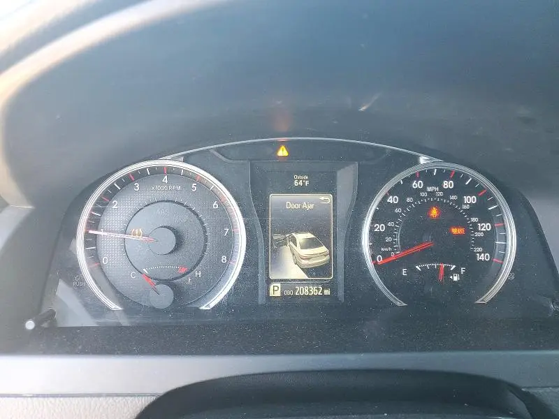 2015 TOYOTA CAMRY SE  