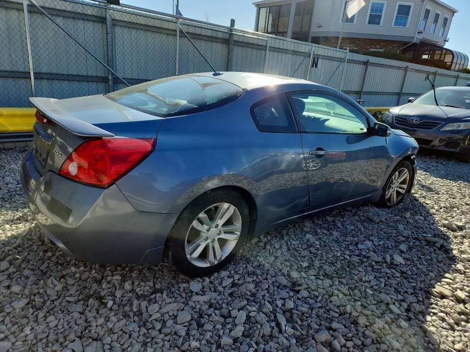 2010 NISSAN ALTIMA S  