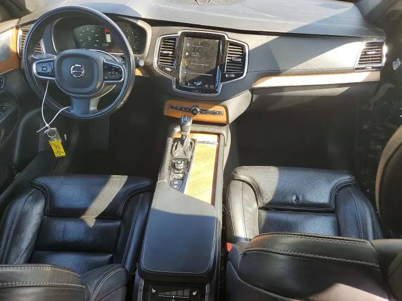 2018 VOLVO XC90 T6  