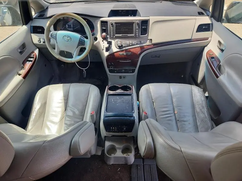 2011 TOYOTA SIENNA XLE 8-PASSENGER  