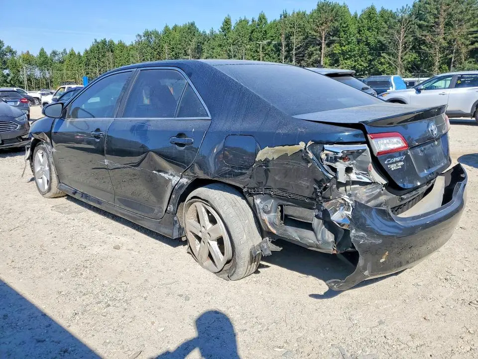 2014 TOYOTA CAMRY SE  
