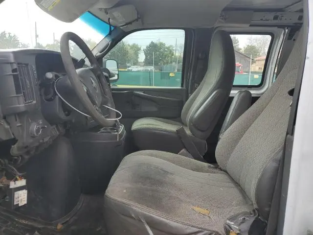 2010 GMC SAVANA G2500  