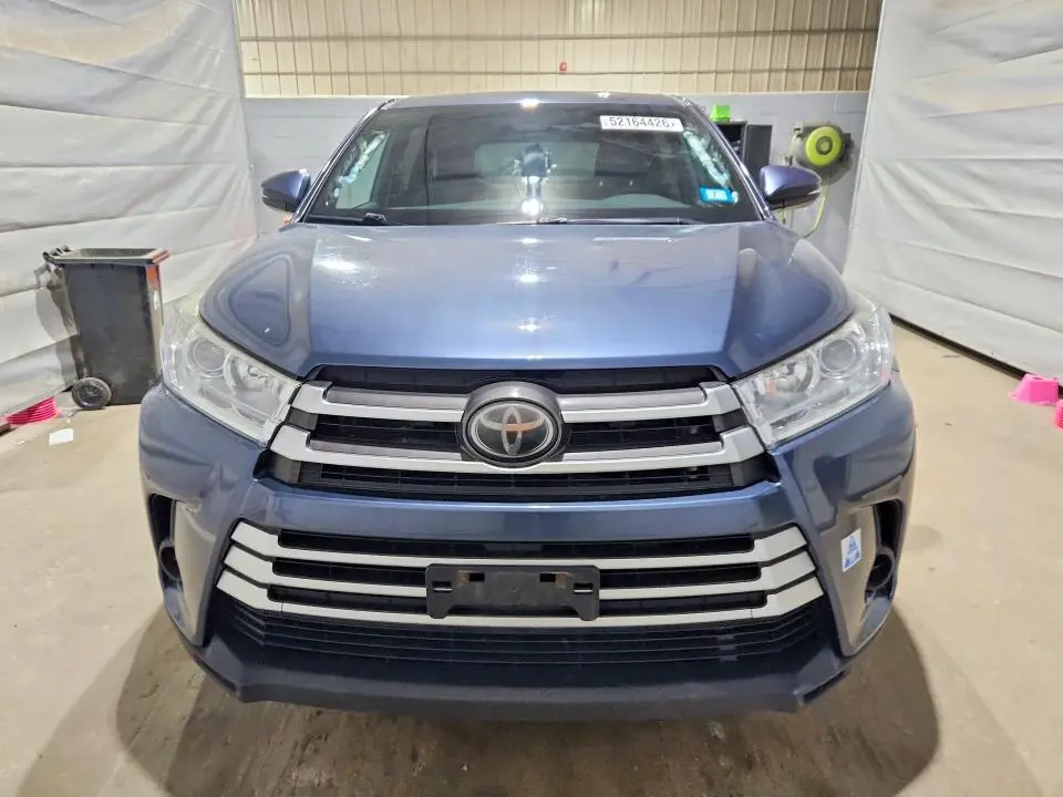 2018 TOYOTA HIGHLANDER LE  