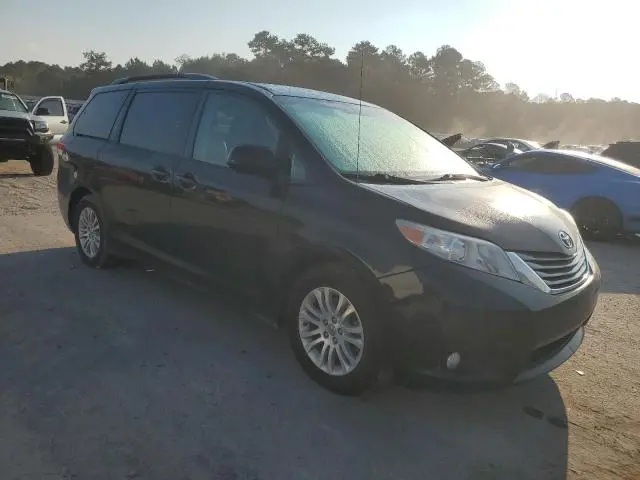2014 TOYOTA SIENNA XLE  